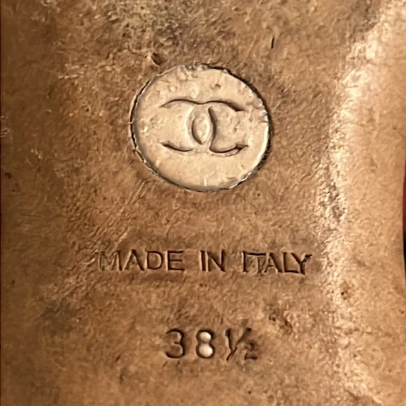 Authentic Chanel logo mules - Picture 4 of 16